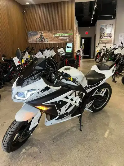 Second-hand EMMO Zone GTS 72V - White | On Sale $1300 OFF!!!, View more