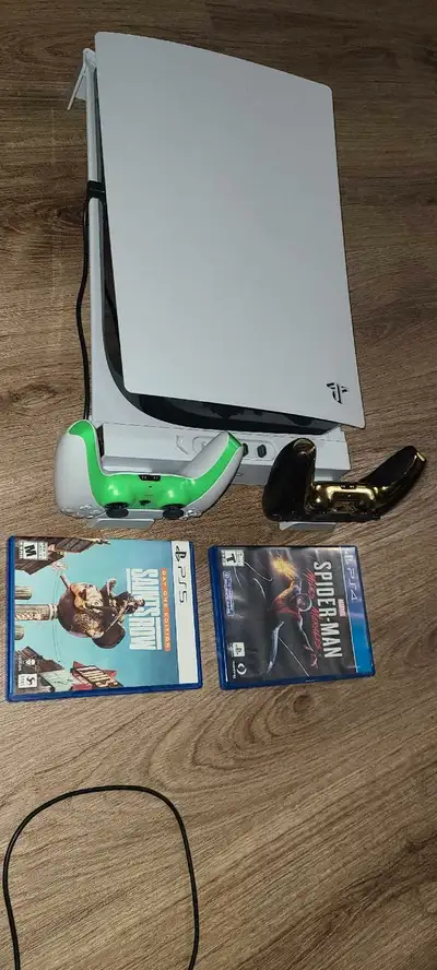 PS5 Disc Edition, 2 controllers,2 games, View more