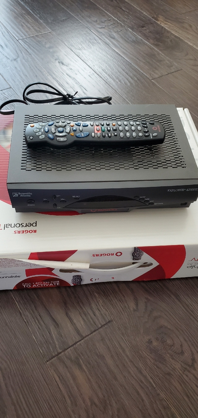 Rogers 4250 Digital Cable Box with remote and cables | Video & TV  Accessories | Oakville / Halton Region | Kijiji