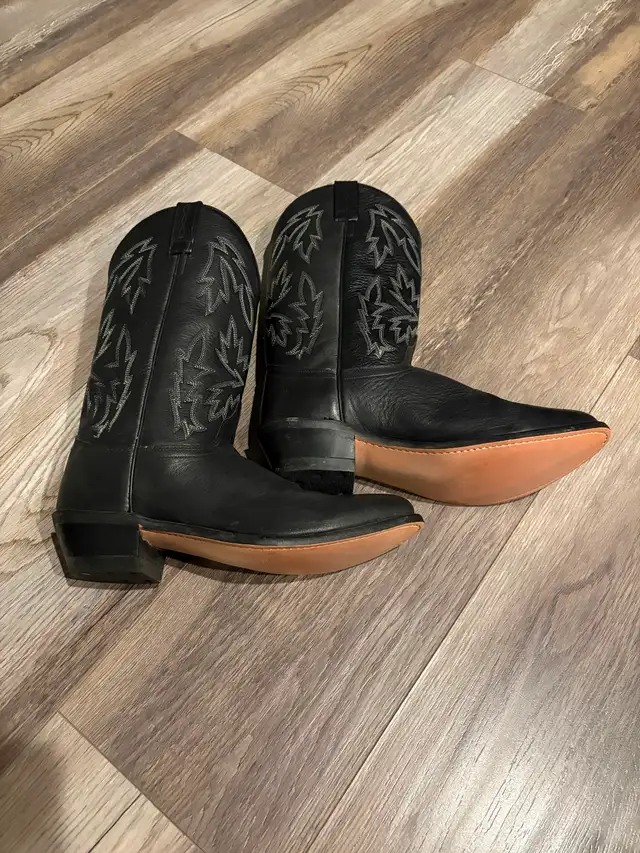 Women’s Old West Black Cowboy Boots in Women's - Shoes in Calgary - Image 3