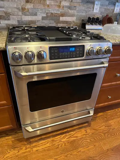PENDING — GE Cafe 30” Dual Fuel Gas Range 59,100BTU, View more