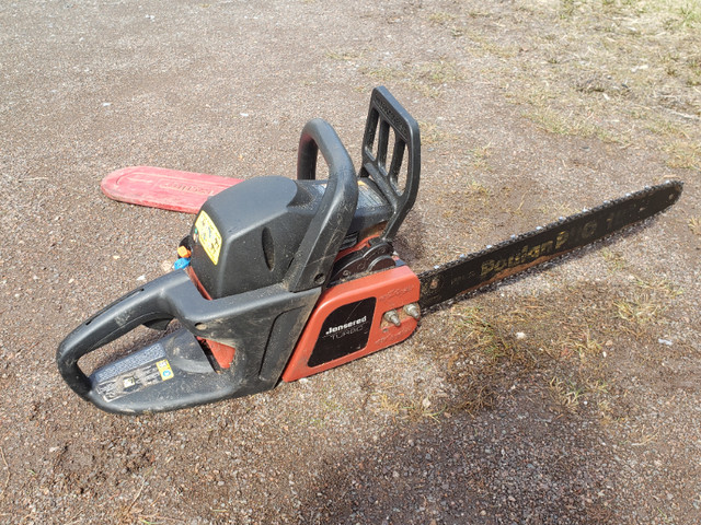 Jonsered CS 2138c chainsaw in Outdoor Tools & Storage in Moncton - Image 2