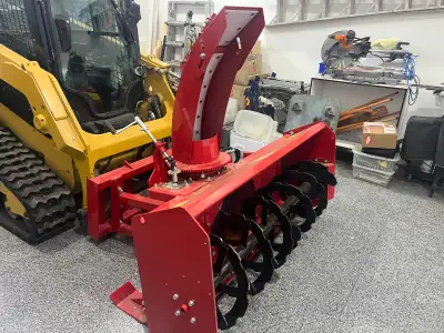 72 “ skidsteer snowblower New in 2025. 2 stage Rotating chute Works very well. Only used an hour or...
