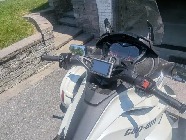 2013 Can-Am Spyder Ltd in Touring in Ottawa - Image 5