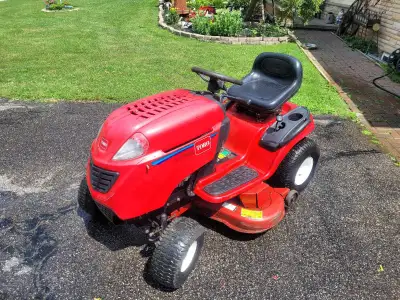 Toro XL460 Lawn Tractor, View more