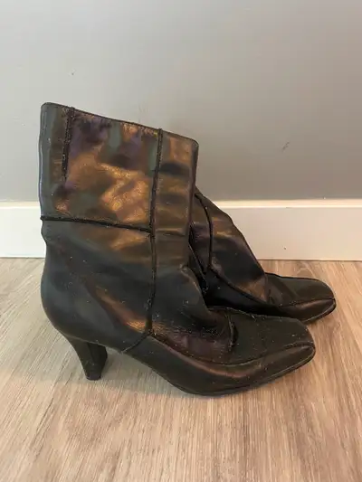 Free black boots. Size 8 1/5.