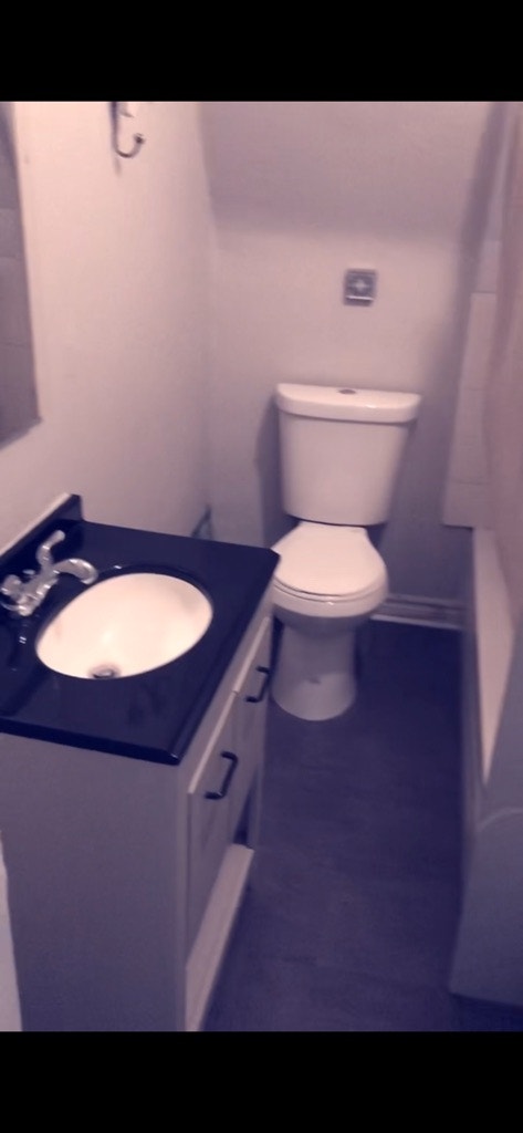2 Bedroom furnished downtown apartment at Bloor and Bathurst st 4