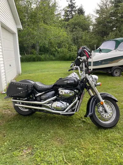 Selling my 2006 Suzuki Boulevard C50T Bike has been well looked after and has very low Km - only 28...