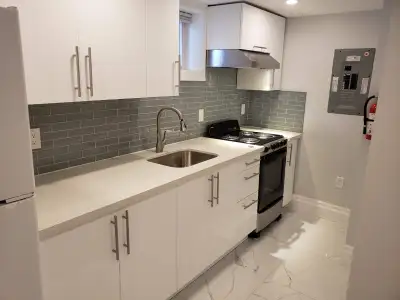 2BR+Den in High Park