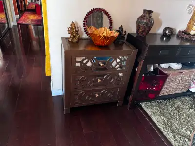 Mirrored Accent Table no delivery pickup only, View more