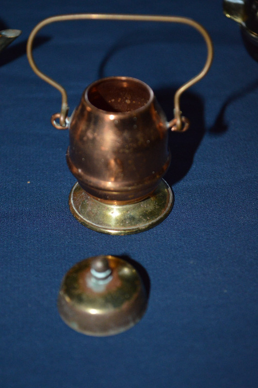 Vintage Minature Copper/Brass Pots! Beautiful Shape!! in Hobbies & Crafts in Hamilton - Image 4