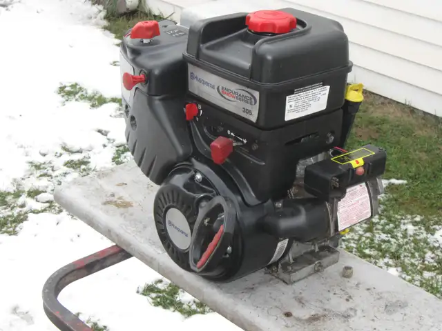 INSTAL GRATOS 7/7 moteur souffleuse 14.50 ou 305 cc husqvarna in Snowblowers in Laval / North Shore - Image 4