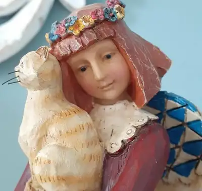 Enesco Jim Shore 2002 Heartwood Creek Angel With Cat Resin Figurine Collectible - this adorable ange...
