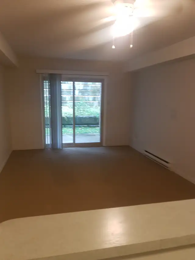 2 Bedroom Condo, Ground Floor, patio & walkout. Avail. Aug 1st. in Long Term Rentals in Barrie - Image 5