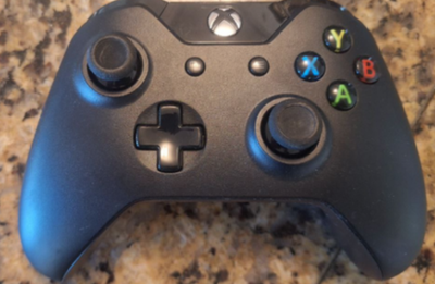 Xbox Controller – Model 1697 barely used, View more