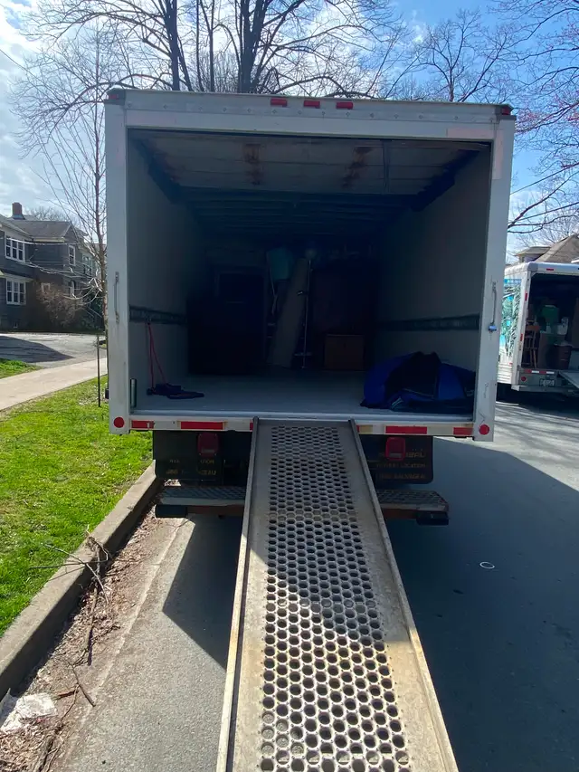 Strong and professional movers Ottawa559731877966653443