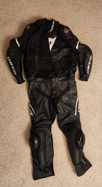 Dainese Avro 4 2-Piece Perforated Leather Motorcycle Suit