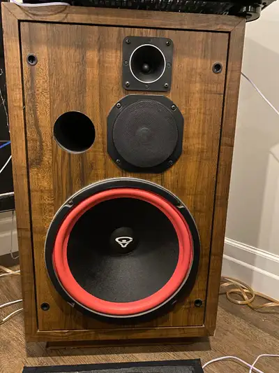 Cerwin vega D5 vintage floor standing speakers, View more