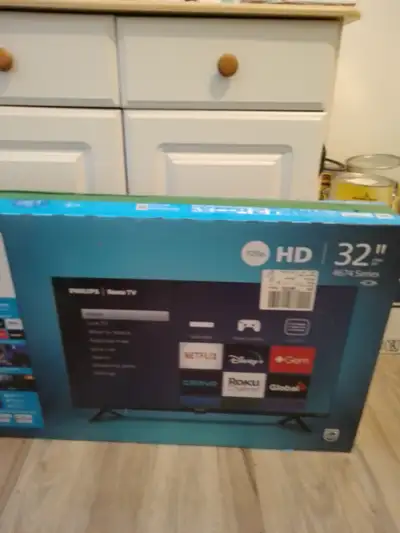 Tv 32" Phillips for Sale, bought it three months ago and ended up buying a Samsung instead.... Letti...