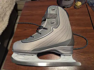 Reebok Skates - Women's Size 8, View more