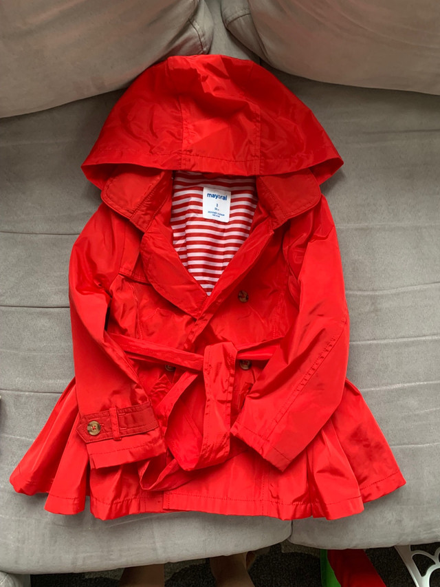 Brand new rain coat Mayoral Girl dans Enfants et jeunesse  à Ville de Montréal