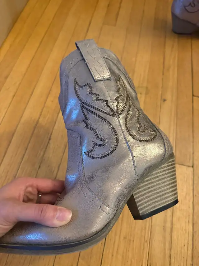 Metallic cowboy boots- size 6!  in Women's - Shoes in Calgary - Image 4