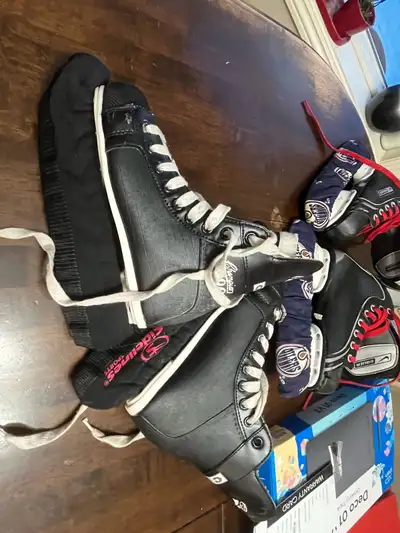 CCM Youth Hockey Skates Size 4, View more