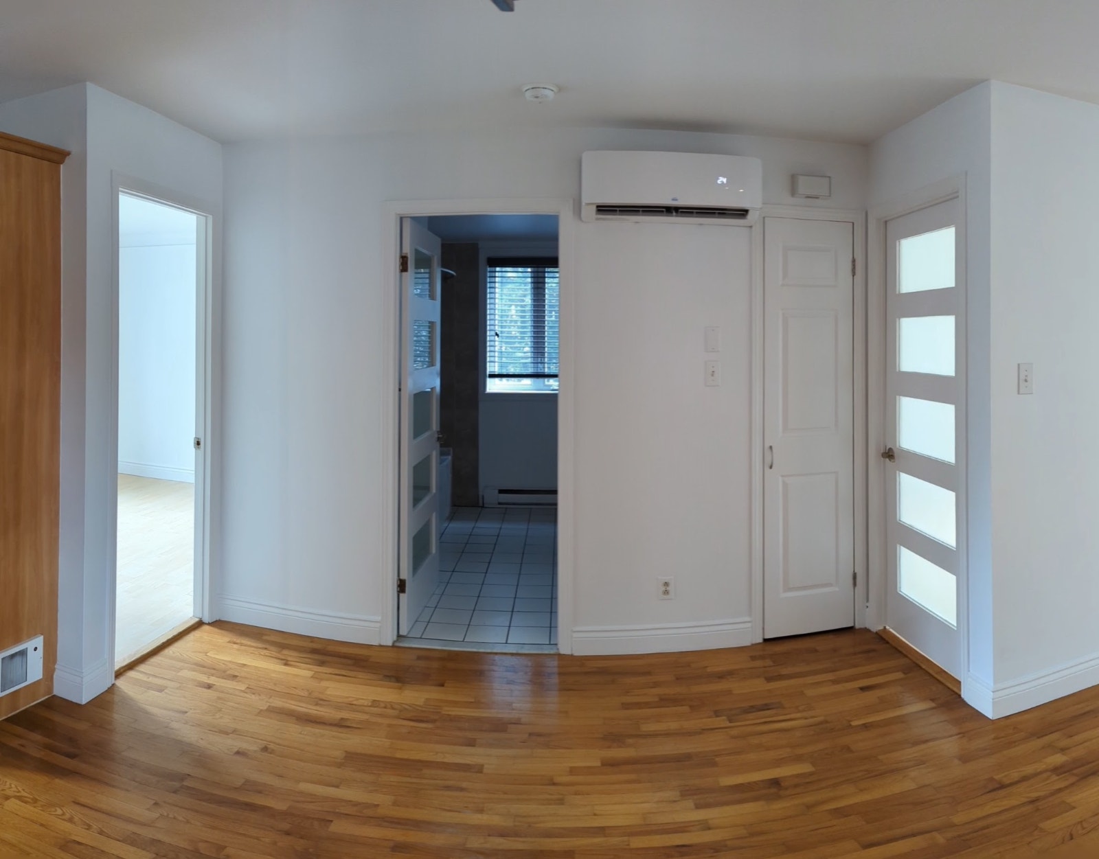 5 1/2 à louer, bas de duplex, L'Assomption 1400/mois — photo 2