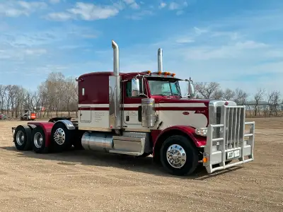 2020 Peterbilt 389 No Infield Work Short Black x15 October 2023 with 2 Year Warranty 75,000 km on it...