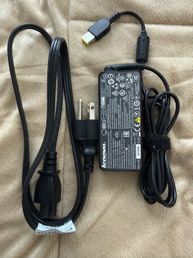 Original Lenovo Laptop AC Power Adapter in Laptop Accessories in City of Toronto - Image 3