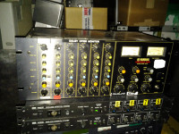 YAMAHA M406 Professional Series 6-Channel Rackmount Mixer tons o