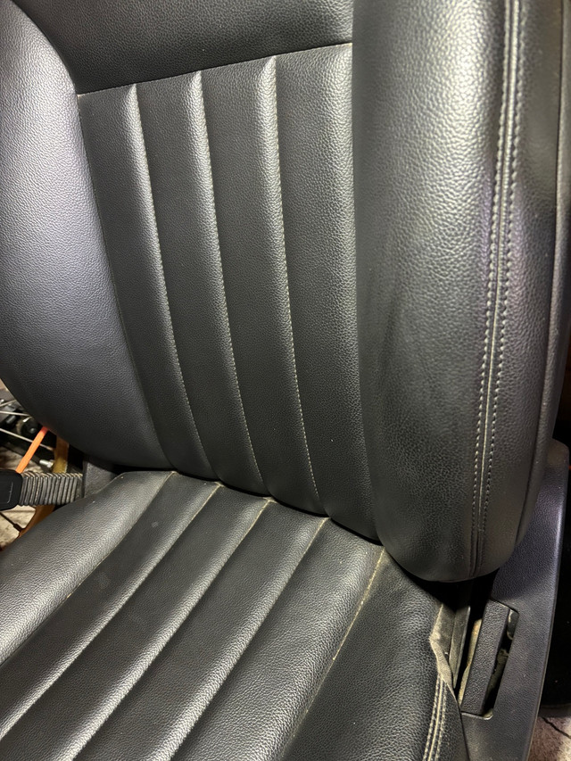 Mercedes Benz ml320 seats in Other Parts & Accessories in Oshawa / Durham Region - Image 3