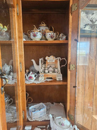 Teapots and teacups 
