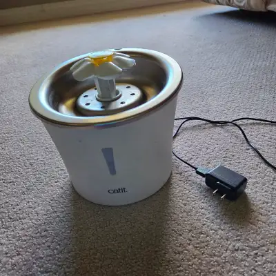Drinking water fountain for cats, View more