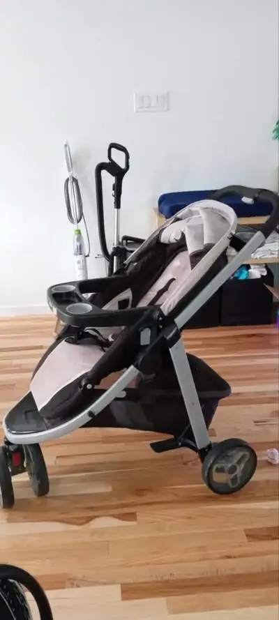 Système de voyage Graco (poussette+banc auto)/Stroller+carseat, View more