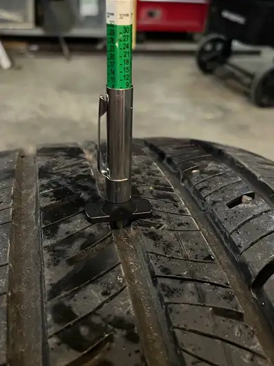 (1) continental contipro contact 215/55r18 9/32 tread Cash only