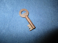 WILLENHALL STAFFS-VINTAGE SQUIRE KEY-ENGLAND-COLLECTIBLE!