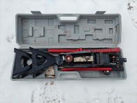 FS: used 2 ton car jack kit with 2 jackstands and case