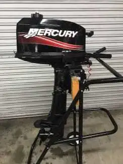 Je vends un moteur Mercury 4hp 2 temps, idéal pour les petites embarcations. Ce moteur est en bon ét...