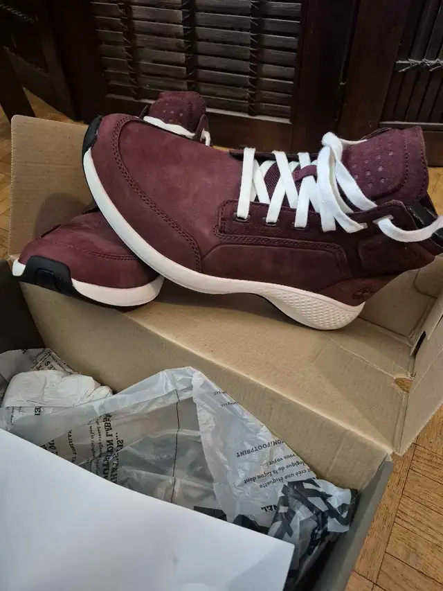 Brand New Timberland Shoes (Size 9) in Men's Shoes in City of Toronto - Image 2