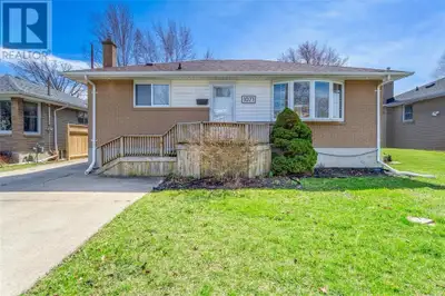 3 bedroom house available for rent and has parking spots available too - fully furnished - ⁠all util...