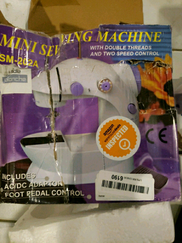 Mini Sewing Machine $30 OBO in Hobbies & Crafts in City of Toronto