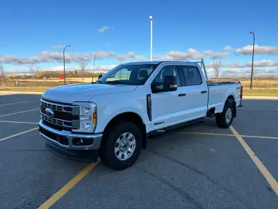 2024 Ford F350 Super Duty XLT for sale with 85,300 kms. It’s a long bed (8ft), single rear wheel, di...