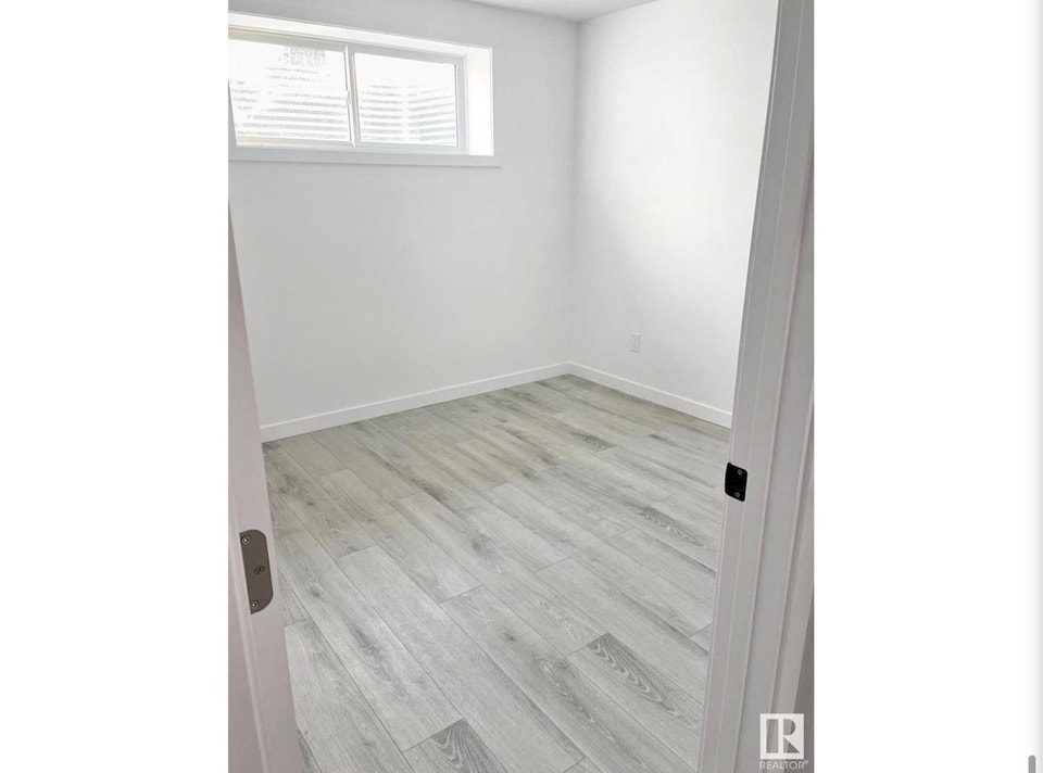 One bedroom basement in Orchards 3