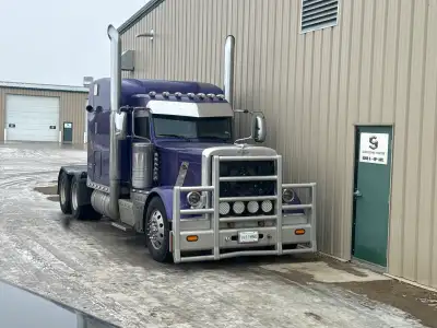 For Sale: 2013 Peterbilt 389 – Ready to Work Excellent condition Peterbilt 389 with a Caterpillar C-...