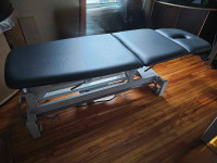 Table électrique gymna de physiothérapie / osteo /chiro / masso