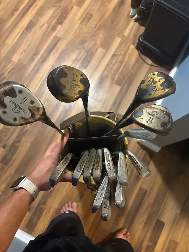 vintage golf clubs and bag in Golf in London - Image 2