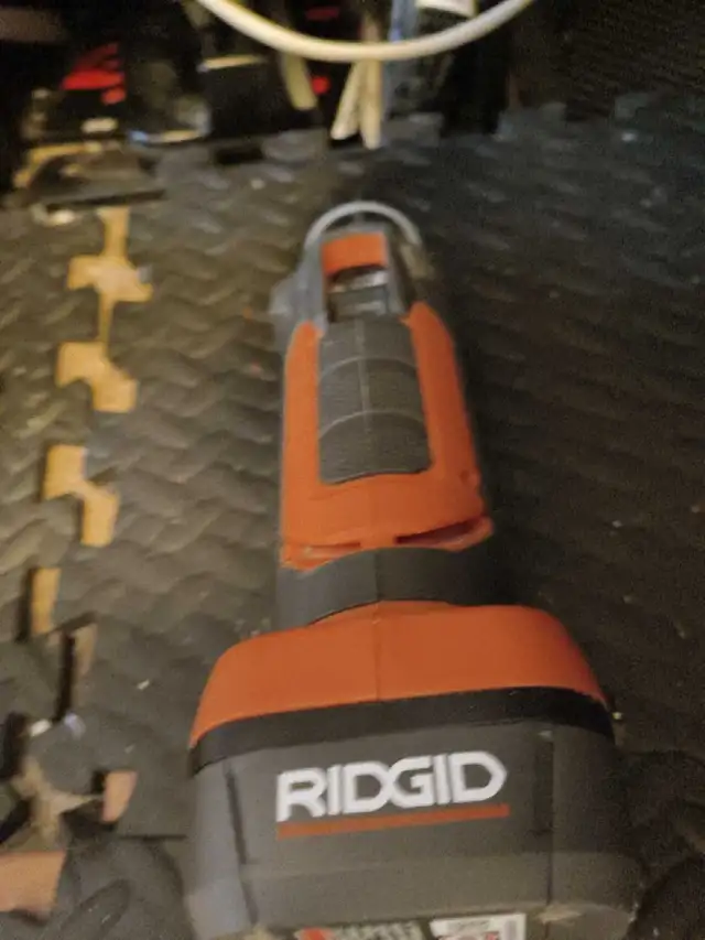 Ridgid Reciprocating Saw with 4ah battery in Power Tools in Hamilton - Image 4