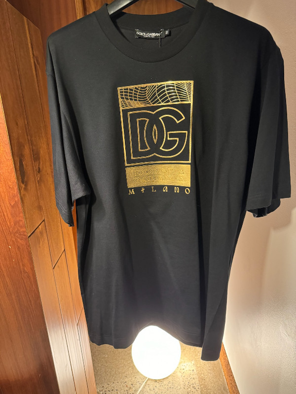 Dolce & Gabbana D&G Limited Edition Realta Parallela T-shirt NWT in Men's in City of Toronto - Image 2