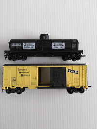 Ho scale model train freight cars